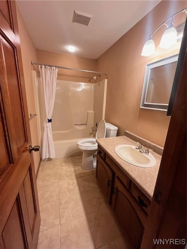 APT-6D - 5861 Goodrich Rd, Home with 2 bedrooms, 2 bathrooms and null parking in Clarence Ctr NY | Image 14