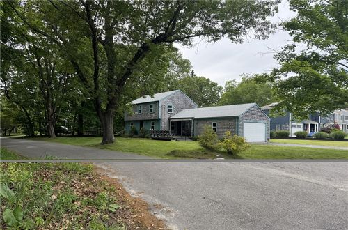 1 Grove St, Barrington, RI, 02806-1921 | Card Image