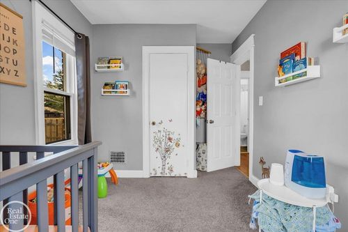 21945 Ridgeway St, Saint Clair Shores, MI, 48080-4086 | Card Image