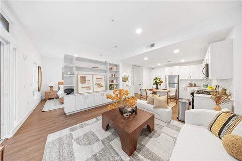 unit-222-709 E Walnut St, Pasadena, CA, 91101-1697 | Card Image