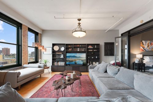 unit-811-290 Market St, Minneapolis, MN, 55405-1687 | Card Image