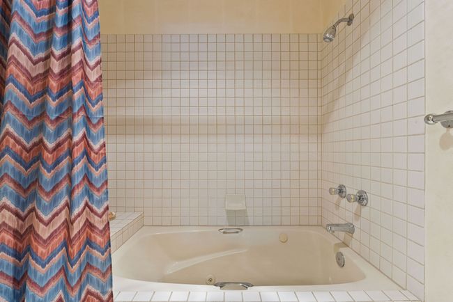 Tile tub/shower surround | Image 26