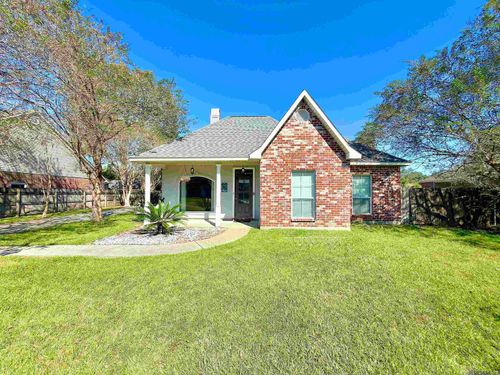 7645 Elmwood Dr, Denham Springs, LA, 70706-2903 | Card Image