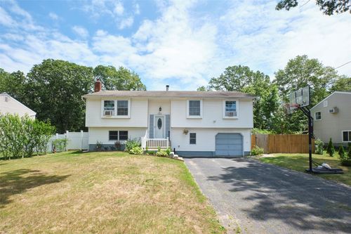 349 Randall Rd, Ridge, NY, 11961-2137 | Card Image