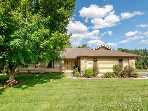504 Crooked Creek Rd, Hendersonville, NC, 28739-6828 | Card Image