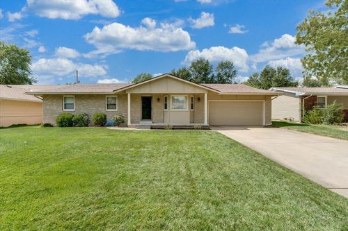 1105 N Hazelwood Ln, Wichita, KS, 67212-2929 | Card Image