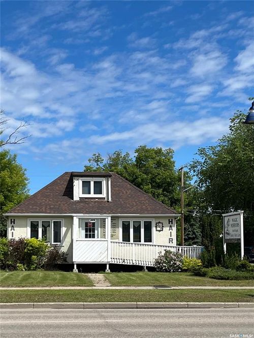 209 Broadway St W, Yorkton, SK, S3N0M9 | Card Image
