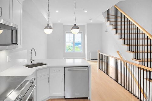 b-174 Fisher Ave, Boston, MA, 02120-3340 | Card Image