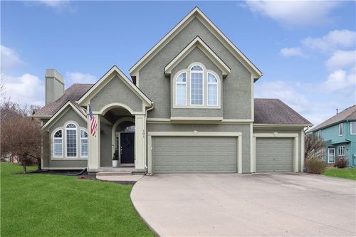 101 Ne Misty Meadow Ln, Lee's Summit, MO, 64064-1289 | Card Image