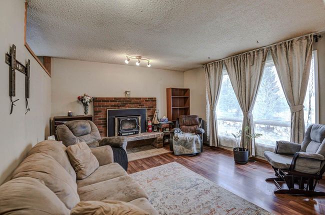 640 Mcculloch Crescent, House other with 6 bedrooms, 3 bathrooms and 4 parking in Irricana AB | Image 5