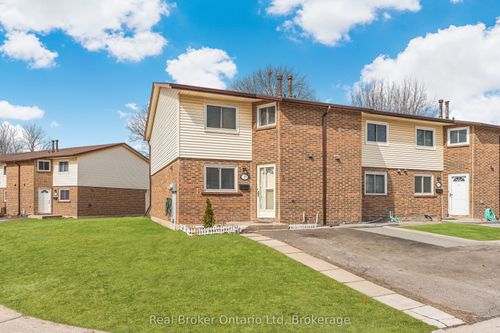 8-5982 Dunn St, Niagara Falls, ON, L2G7J9 | Card Image