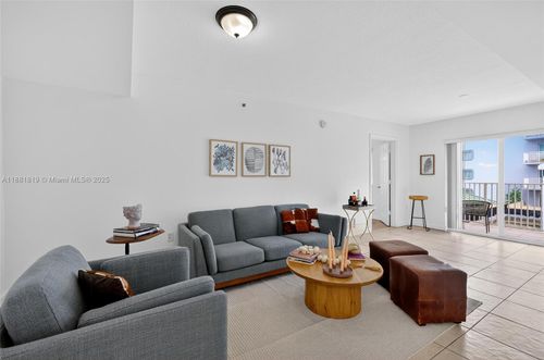 apt-308-2475 Nw 16th Street Rd, Miami, FL, 33125-1394 | Card Image