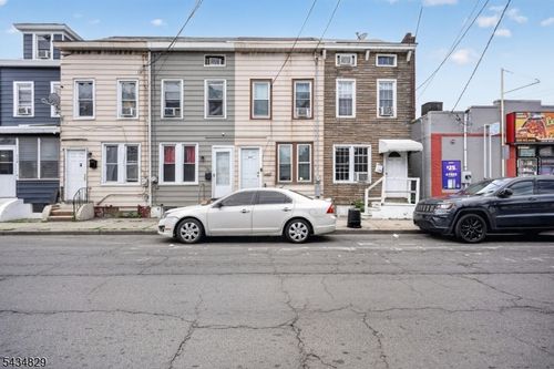 632 Liberty St, Trenton, NJ, 08611-1422 | Card Image