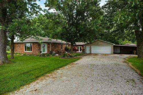 900 Montana St, Gillespie, IL, 62033-1134 | Card Image