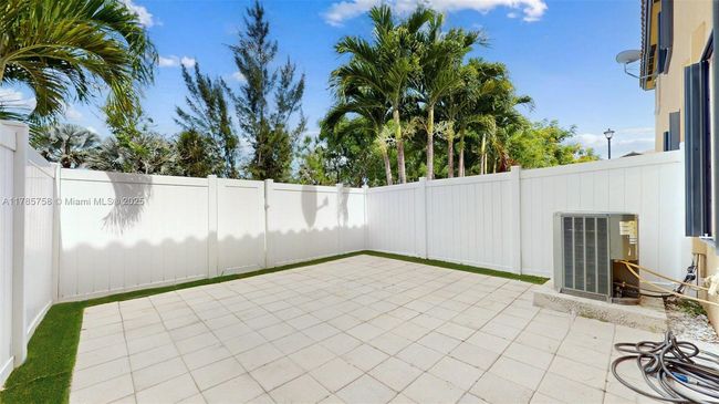 9231 W 32 Nd Ln, Home with 3 bedrooms, 3 bathrooms and null parking in Hialeah FL | Image 49