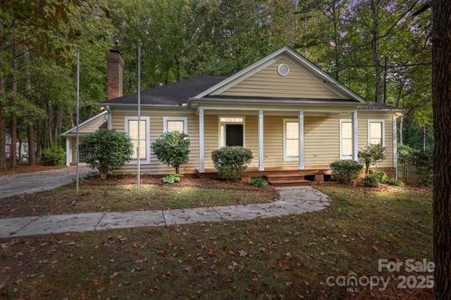6217 Randy Dr, Charlotte, NC, 28215-3513 | Card Image
