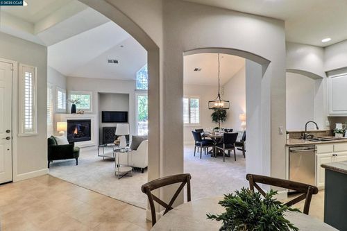136 Sugarloaf Ct, Alamo, CA, 94507-1201 | Card Image