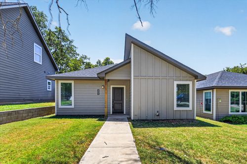 610 E Texas St, Denison, TX, 75021-6480 | Card Image