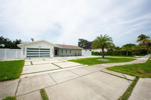 1061 Sw 18th St, Boca Raton, FL, 33486-6825 | Card Image