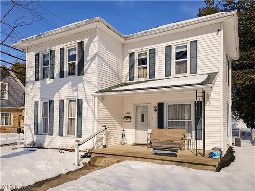 715 N Walnut St, Dover, OH, 44622-2855 | Card Image