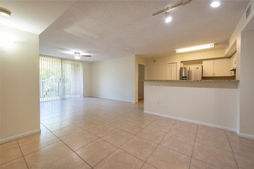 apt-203-4808 N State Road 7, Coconut Creek, FL, 33073-3352 | Card Image