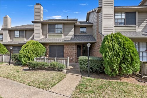 apt-204-2400 Longmire Dr, College Station, TX, 77845-5470 | Card Image