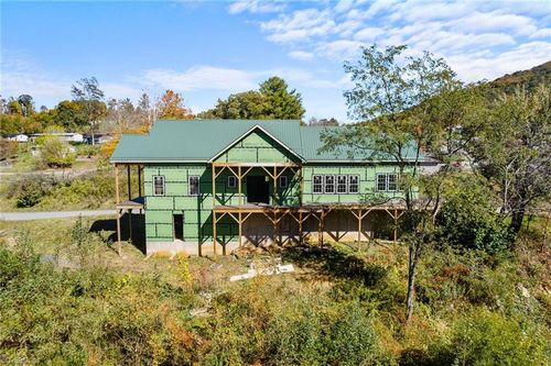 101 Pennwill Pkwy, West Jefferson, NC, 28694-8081 | Card Image