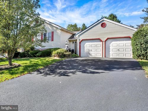 204 Charles Blvd, READING, PA, 19608-9483 | Card Image