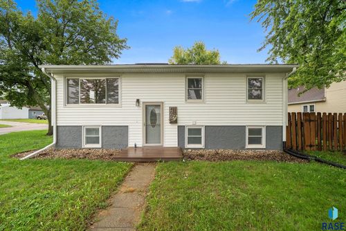 400 E 2nd St Street, Hartford, SD, 57033-2207 | Card Image