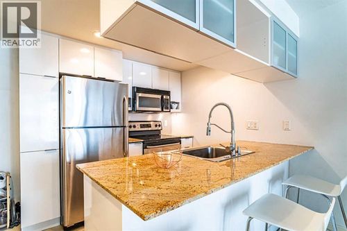 1110 11 St Sw, Calgary, AB, T2R1S5 | Card Image