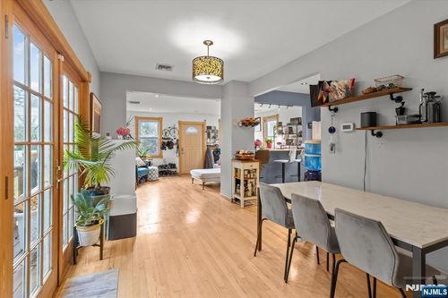 274 Warren St, Lyndhurst, NJ, 07071-2018 | Card Image