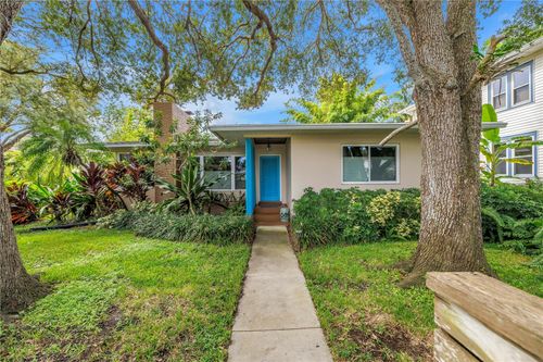 256 19th Ave Ne, SAINT PETERSBURG, FL, 33704-3509 | Card Image