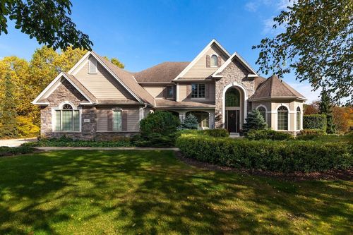 1194 Four Winds Way, Hartland, WI, 53029-8557 | Card Image