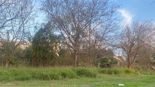 210 Dalton Aly, San Antonio, TX, 78202-1107 | Card Image