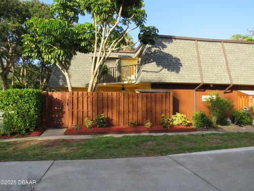 3824 Saxon Dr, NEW SMYRNA BEACH, FL, 32169-3845 | Card Image