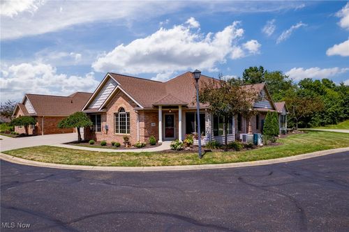 1135 Saint Abigail St Sw, Hartville, OH, 44632-8543 | Card Image