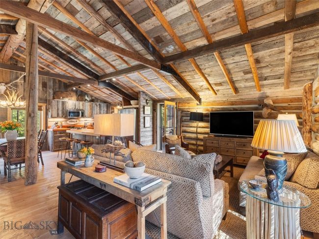 Living Room | Image 9