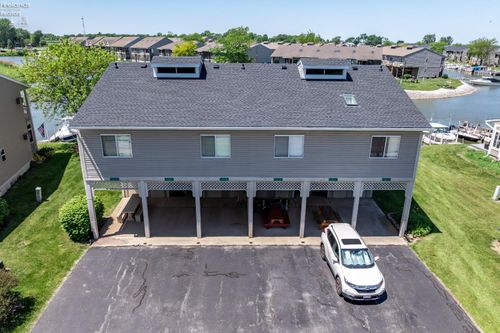 6256 N Harris Harbor Dr, Oak Harbor, OH, 43449-9038 | Card Image