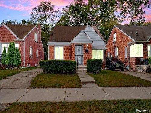 18681 Barlow St, Detroit, MI, 48205-2646 | Card Image