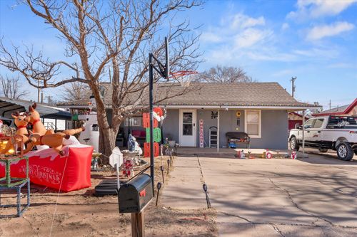 805 Avenue C, Levelland, TX, 79336-4717 | Card Image