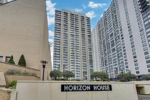 apt-23b-5733 Sheridan Rd, Chicago, IL, 60660-8735 | Card Image