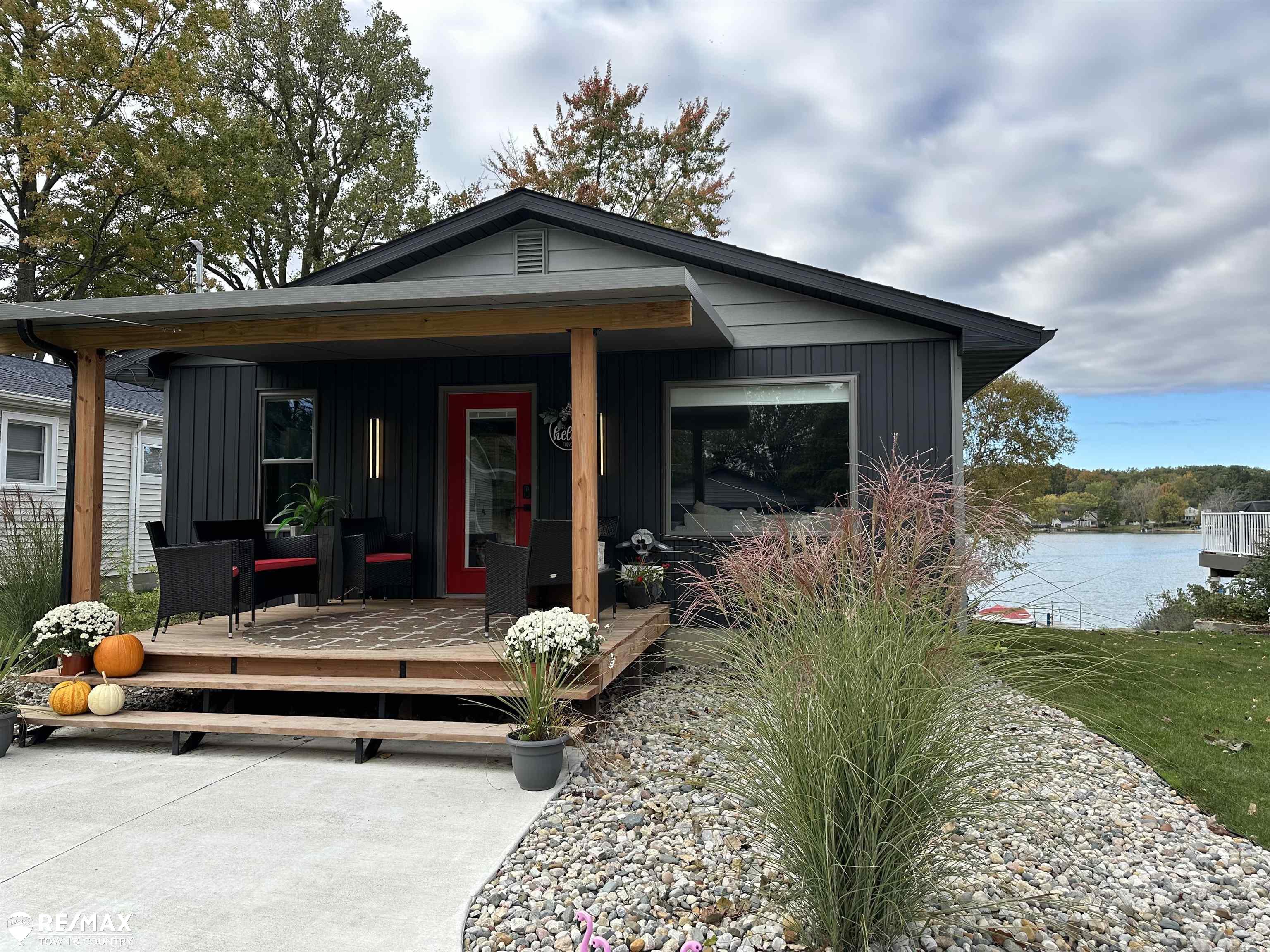 Byram Lake Dr, Linden, MI 48451