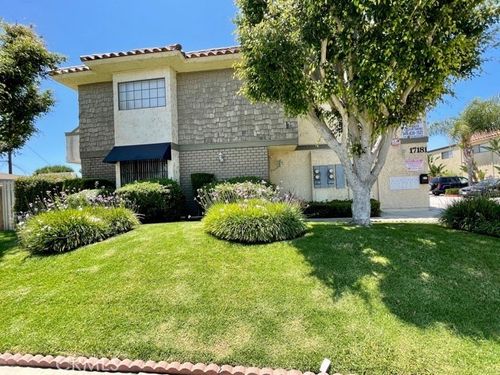 4-17181 Elm Ln, Huntington Beach, CA, 92647-5900 | Card Image
