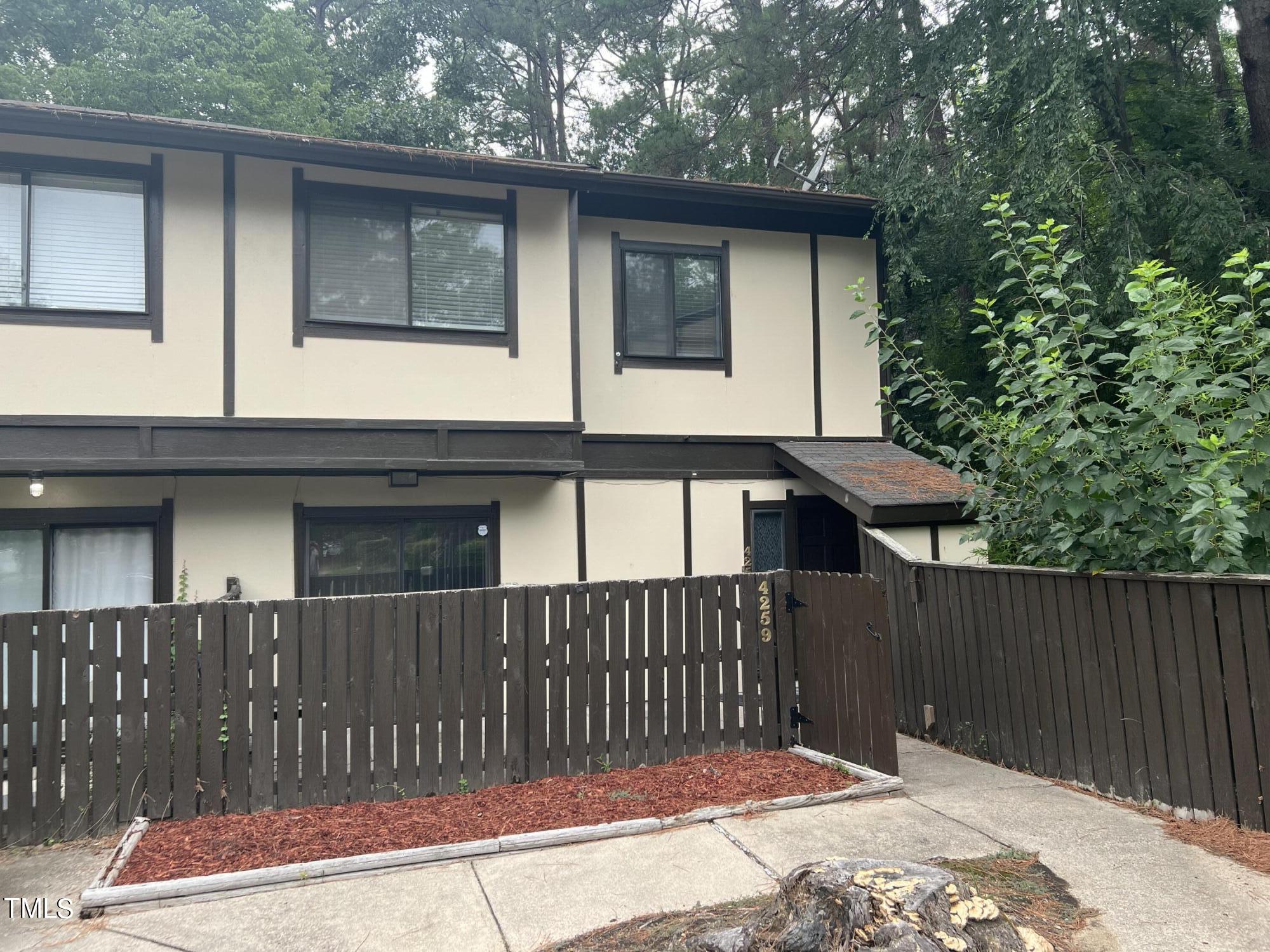 Lake Ridge Dr, Raleigh, NC 27604