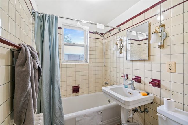 2 - 1912 Wightman St, Condo with 4 bedrooms, 2 bathrooms and null parking in Squirrel Hill PA | Image 6