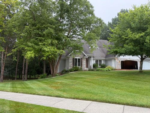 2322 Hearthside Dr Se, Ada, MI, 49301-8326 | Card Image