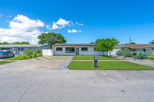 168 Granada Dr, Palm Springs, FL, 33461-2006 | Card Image