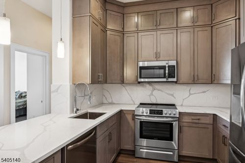 ph-1707-1 Carriage City Plz, Rahway, NJ, 07065-5237 | Card Image