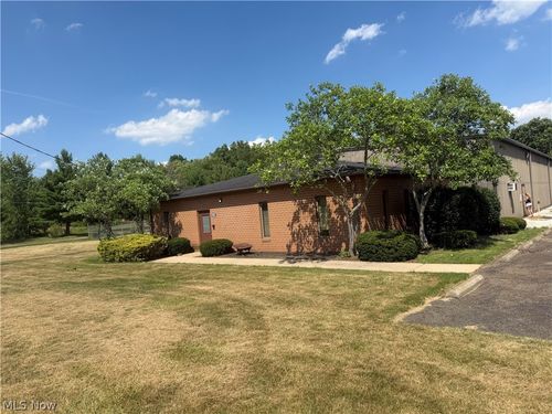 3822 Victory Ave, Louisville, OH, 44641-8601 | Card Image