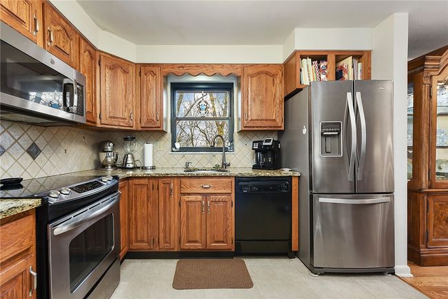 1609 Zeuger St, House other with 3 bedrooms, 3 bathrooms and 2 parking in Glenshaw PA | Image 11